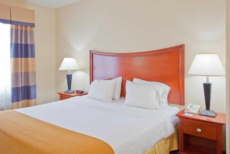 فندق بينساكولافي  فندق وأجنحة هوليداي إن إكسبريس بنسكولا ويست I-10 الغرفة الصورة